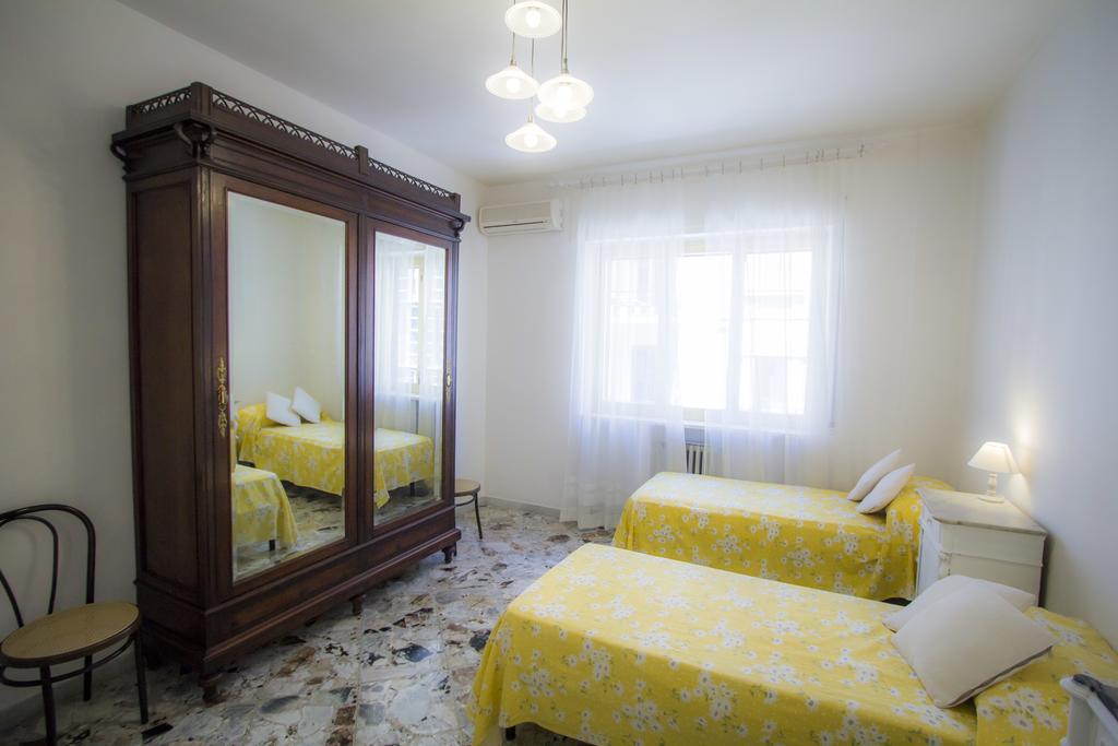 Bari Grand Central Apartment Екстер'єр фото