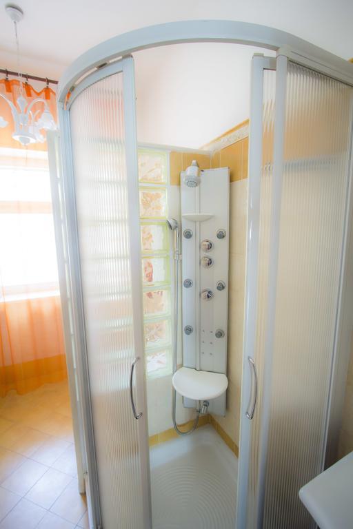 Bari Grand Central Apartment Екстер'єр фото